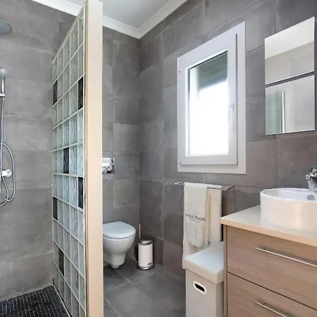 Alluring With Private Pool, Garden And Coast
