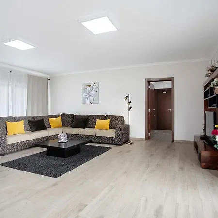 Villa Alluring With Private Pool, Garden And Coast *