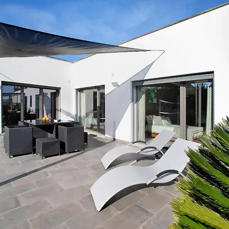 Alluring With Private Pool Garden And Coast Villa Salir de Matos